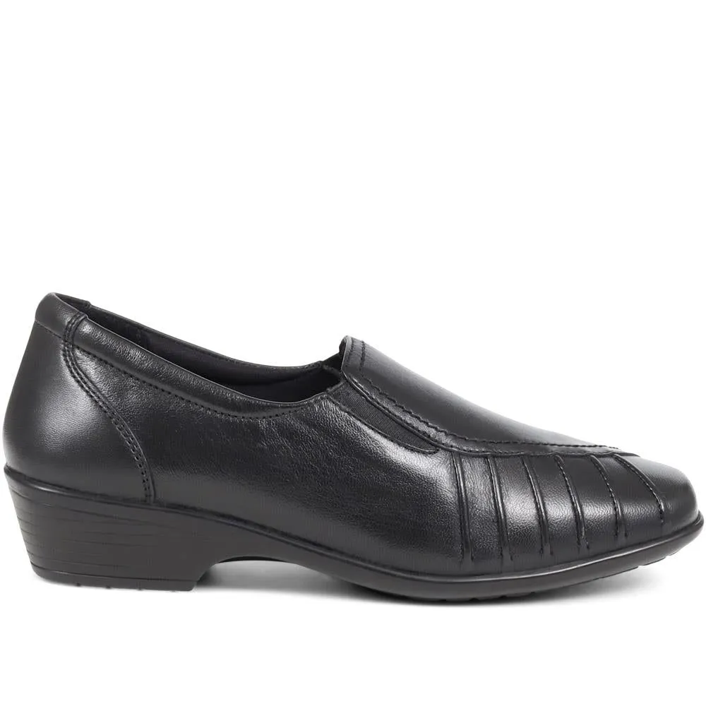 Leather Slip On Shoes - KEMP1800 / 145 950