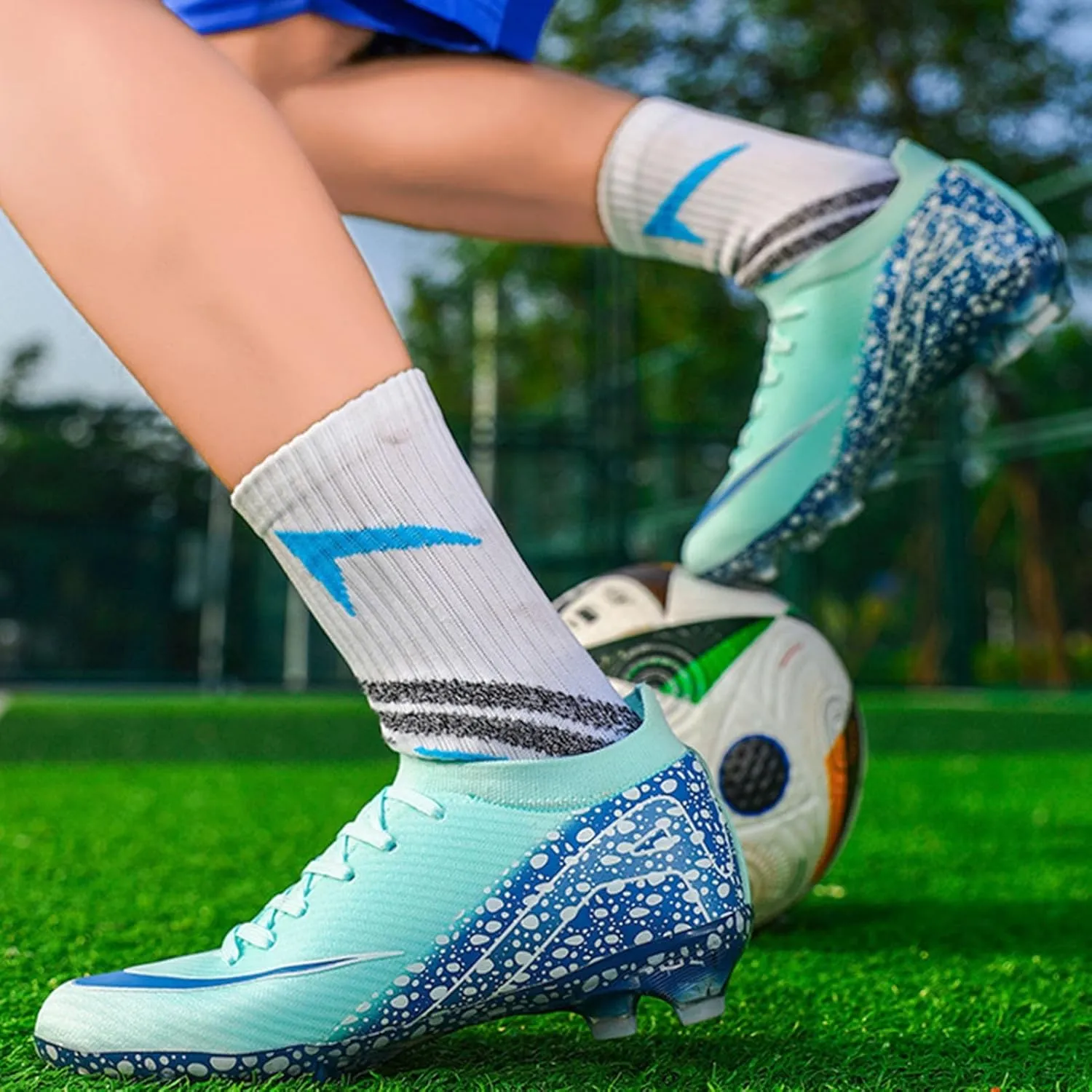 Lightweight Youth Mid-top Soccer Cleats Comfortable Football Cleats, Turf Training Athletic Shoes for Big Boys Youth Lace Up
