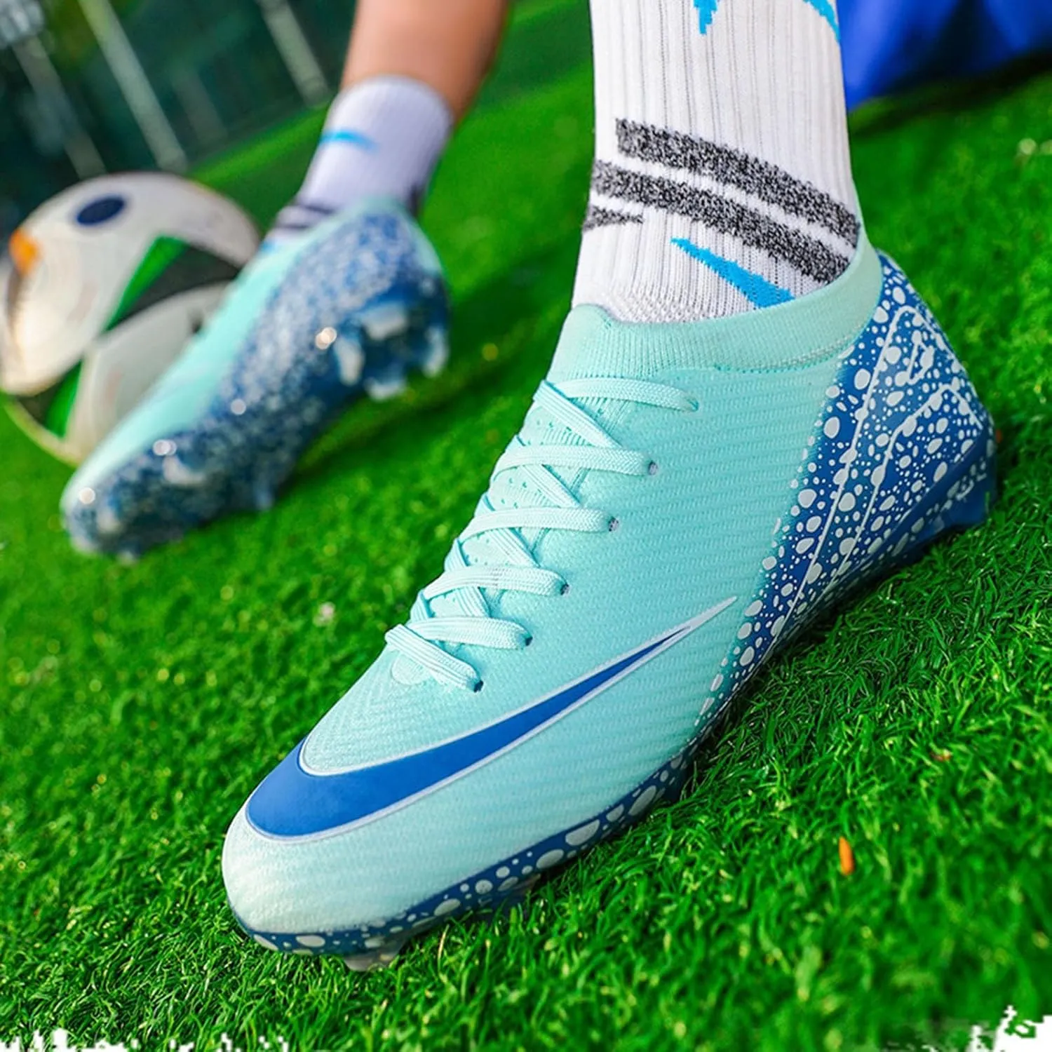 Lightweight Youth Mid-top Soccer Cleats Comfortable Football Cleats, Turf Training Athletic Shoes for Big Boys Youth Lace Up