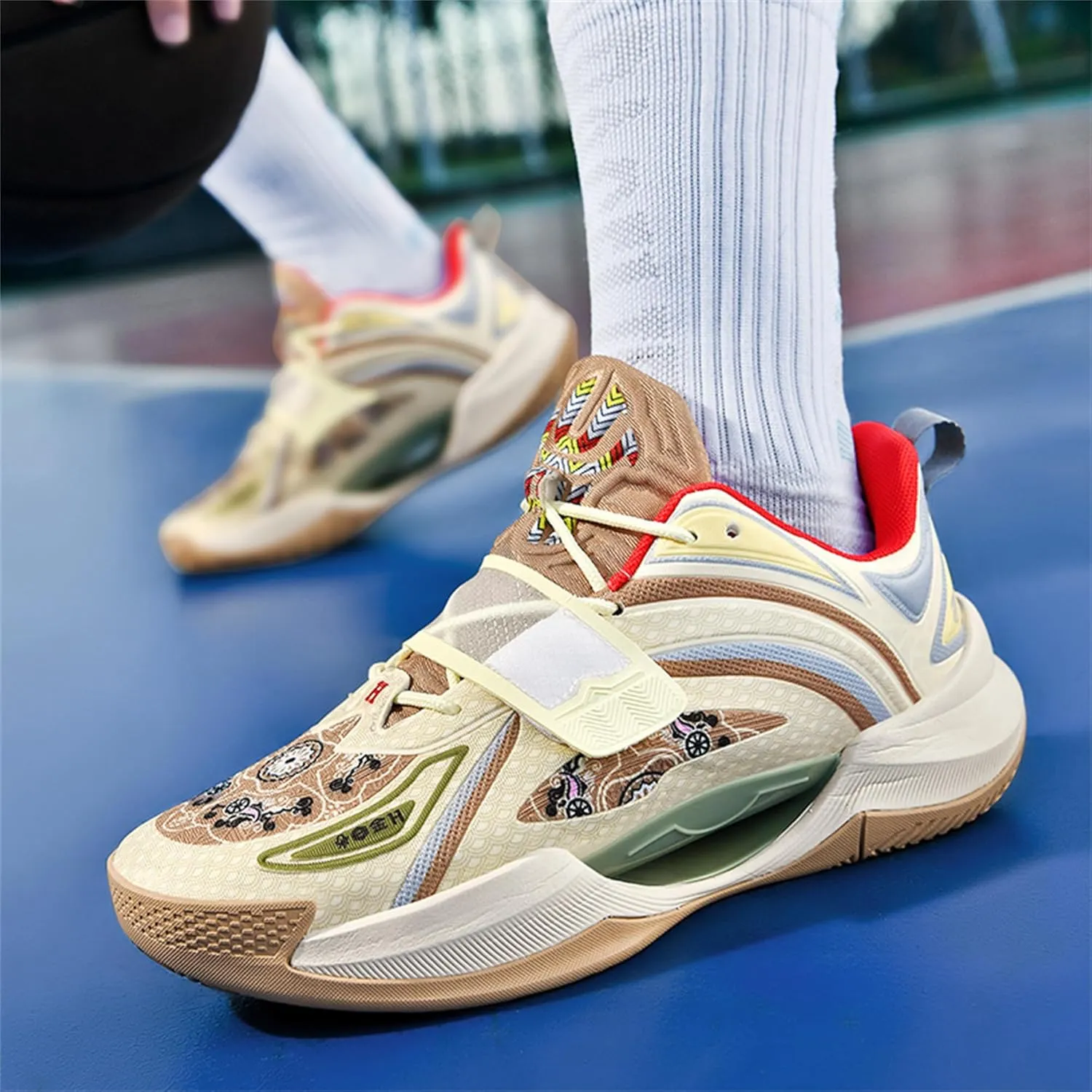 Men's Basketball Shoes - Stylish and High - Performance Footwear for The Court