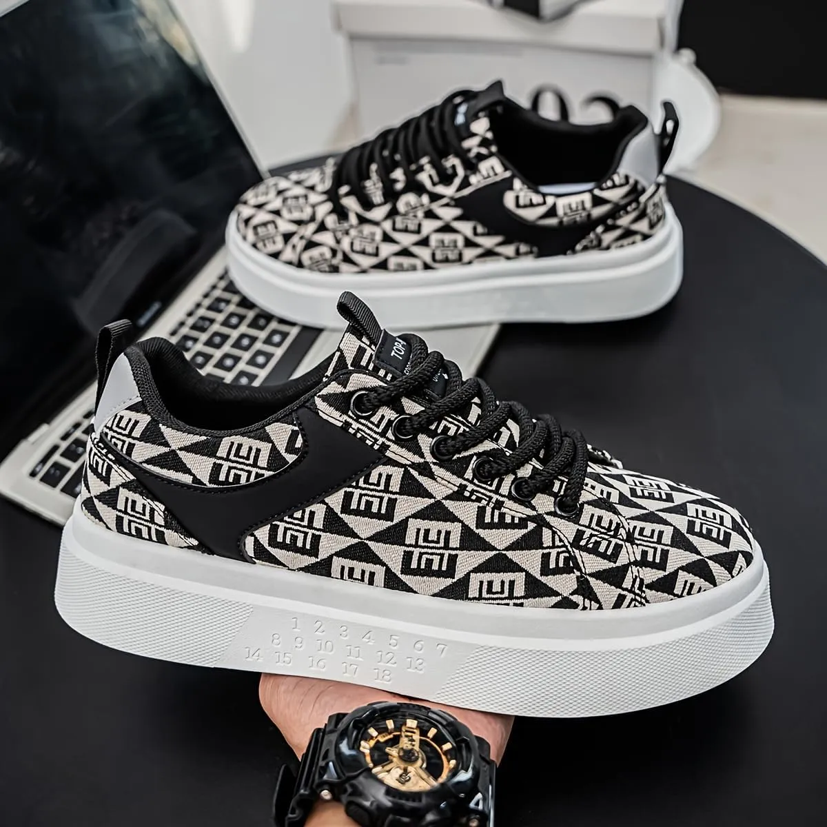 Men's Fashion Street Skate Shoes - Comfortable, Non-Slip, Durable lace-up Sneakers with Geometric Patterns for Outdoor Activities and Casual wear