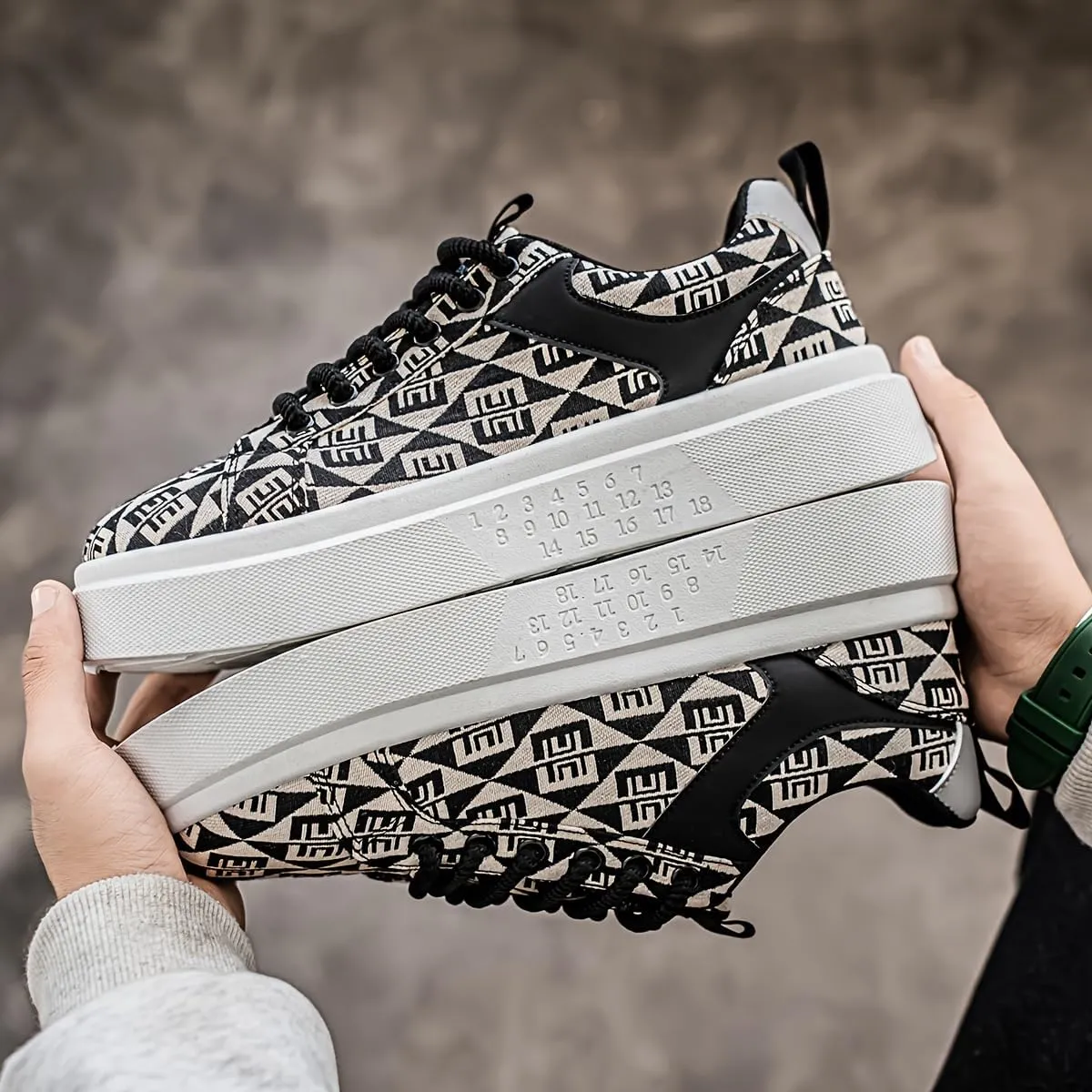 Men's Fashion Street Skate Shoes - Comfortable, Non-Slip, Durable lace-up Sneakers with Geometric Patterns for Outdoor Activities and Casual wear